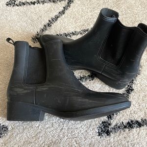 URBAN OUTFITTERS RAIN BOOTIE